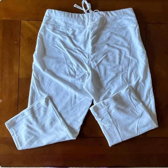 White Cotton Capri Pants | Onque Casuals | Size Medium - Picture 5 of 5
